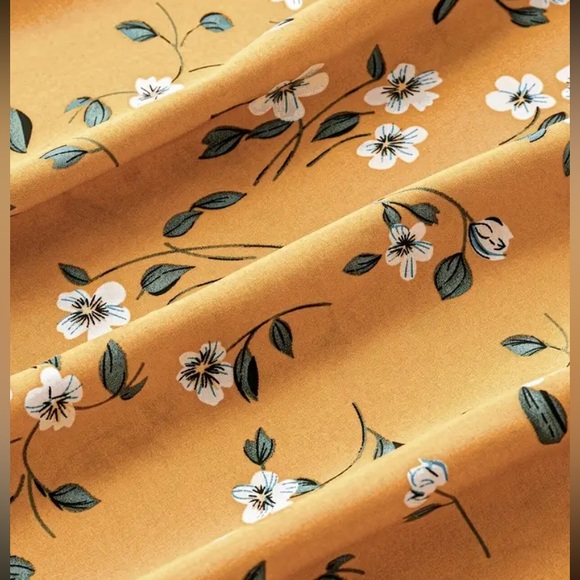 Women's Maize Yellow-Gold W/White Flowers, Elastic Waist, Flowy, Midi Skirt. - Picture 4 of 8